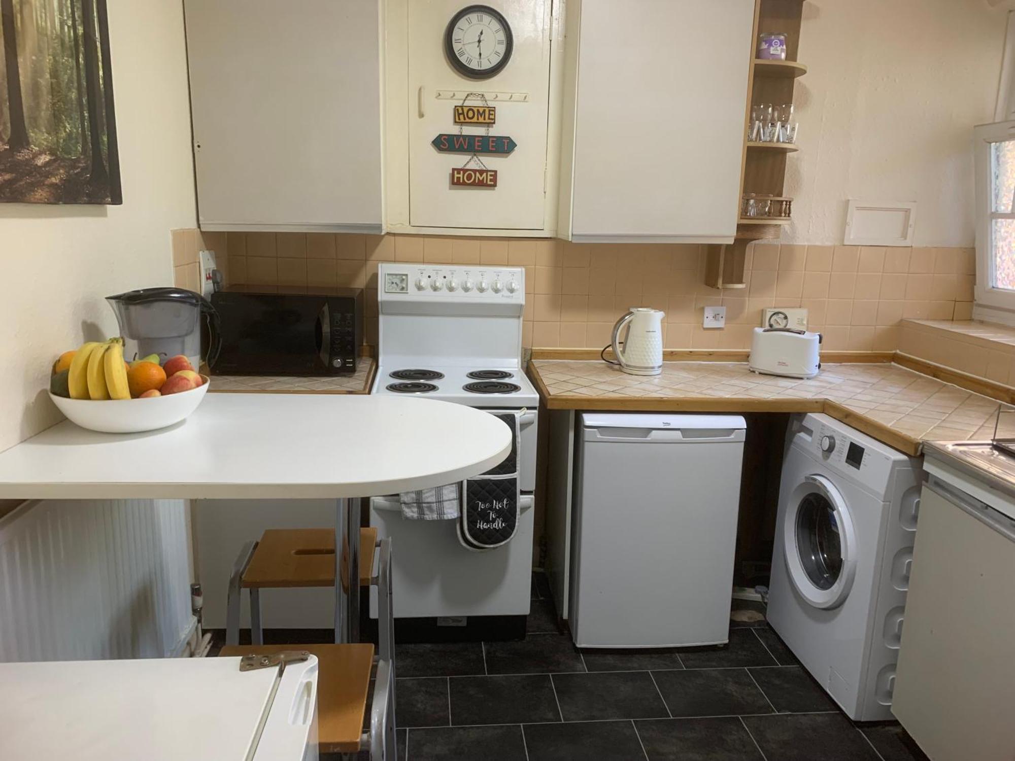 Central Location! Double Bedroom 2 Mins Walk From Battersea Power Underground Station! London Kültér fotó